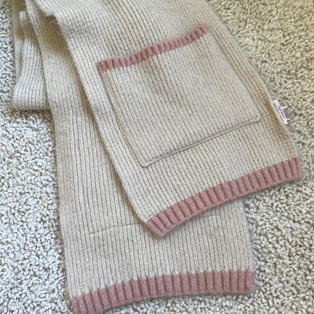 Juicy Couture soft ribbed long scarf